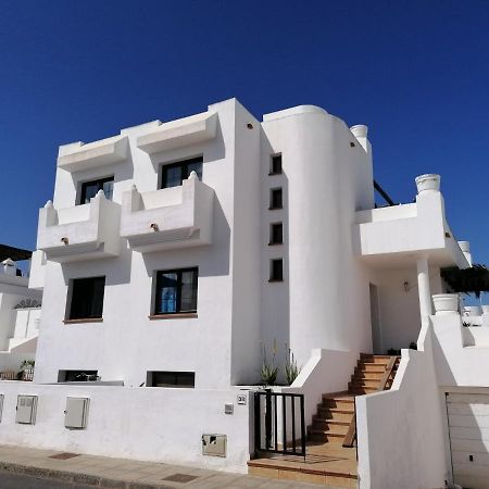 Surf Dream Surfhouse Hostel Corralejo Exterior photo